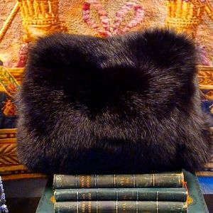 Black fox muff